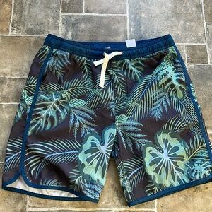 Boys Fair Harbor shorts size XL